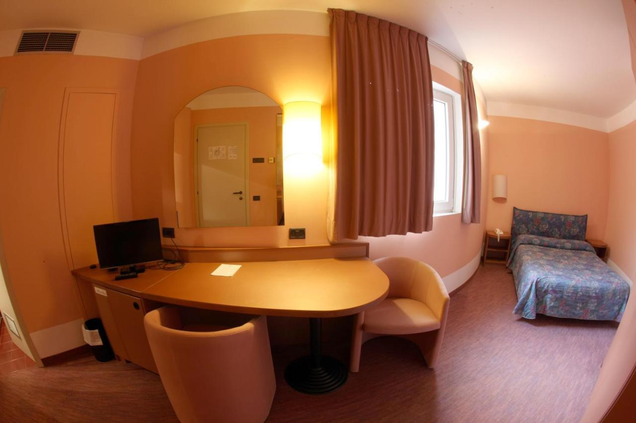 Etoile Du Nord Otel Sarre Dış mekan fotoğraf