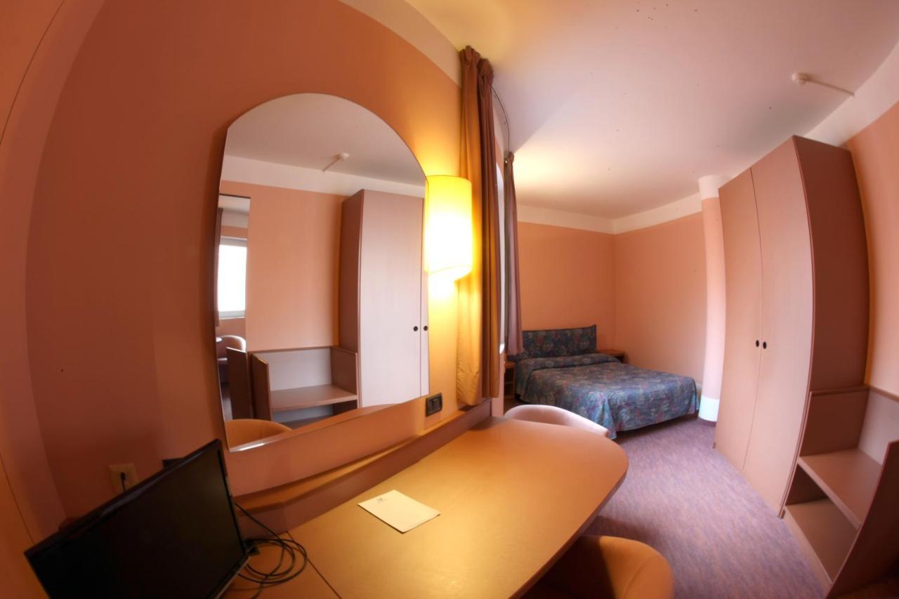 Etoile Du Nord Otel Sarre Dış mekan fotoğraf